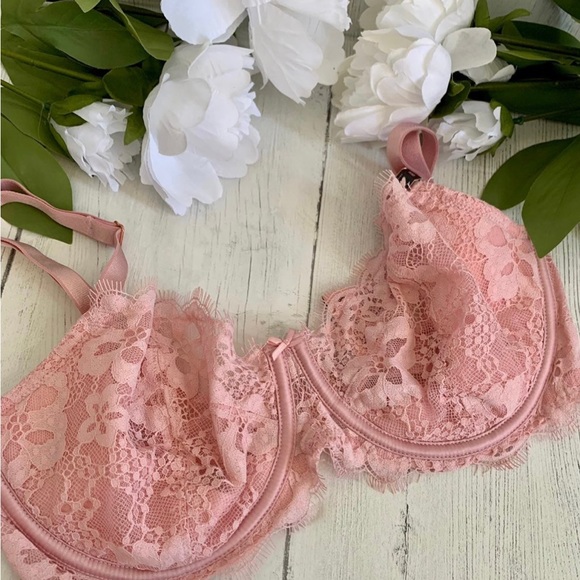 32DDD Victoria Secret bra NWT - Picture 1 of 9